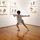 Kanako Sako (Tanz) bei Performance zur Vernissage von Arthur Poor Conjunctions